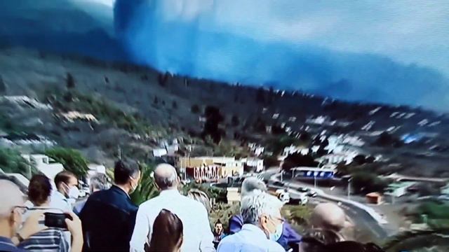 LAVA FROM VOLCANO DESTROYS HOMES IN LA PALMA ISLAND SPAIN|| September 20, 2021 NEWS|| TV5 смотреть онлайн