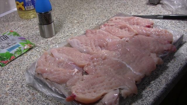 Куриные отбивные котлеты в кляре. Самый простой рецепт. смотреть онлайн