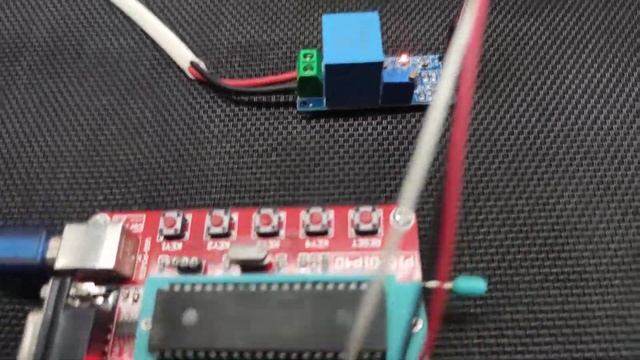 Estimating AC Line Frequency while Measuring RMS Voltage - ZMPT101B Demo смотреть онлайн