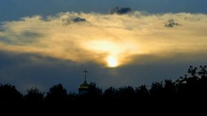 Футаж Купол Церкви и Золотистое Небо. Церковный Купол и Закат. Видеофутажи. Футажи для видеомонтажа