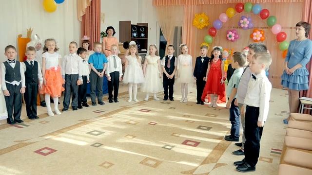 Учиться учиться идем мы в первый класс!Всё новое,всё новое,всё новое у нас! смотреть онлайн