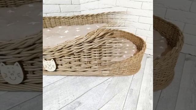 Лежанки для домашних животных ручной работы. изготовлено по технике плетения из бумажной лозы. смотреть онлайн