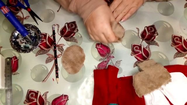 Снеговик своими руками без шитья. Snowman do it yourself. Новогодние поделки, игрушки DIY смотреть онлайн