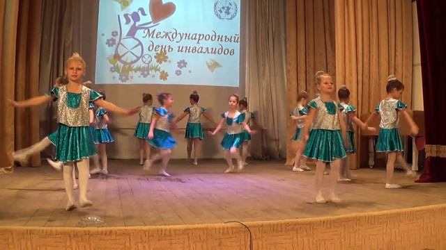 Ансамбль "Каприз" младшая группа , "Я тебя подожду", преподаватель Торочкова Светлана Владимировна смотреть онлайн