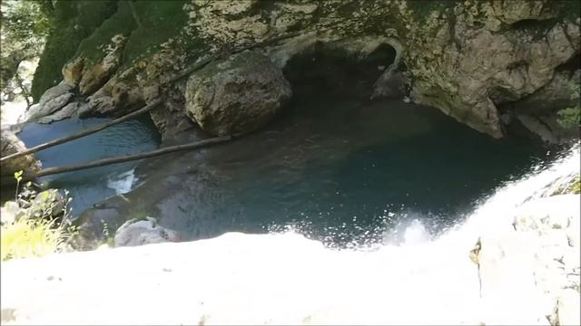Агурские водопады и горная речка в Сочи смотреть онлайн