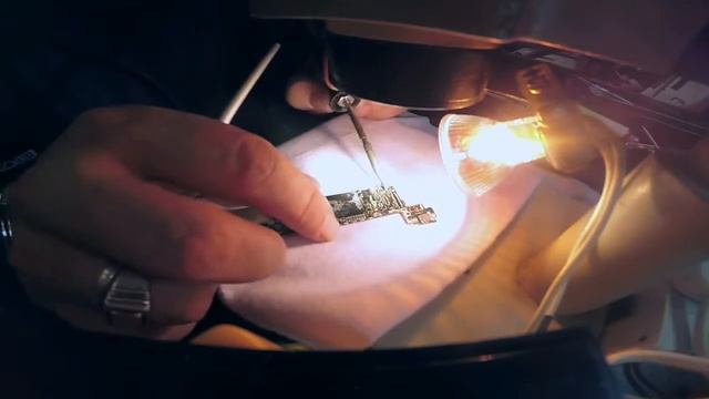 Восстановление iPhone после воды. Modmac смотреть онлайн