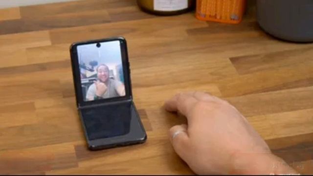 Motorola Razr 40 Ultra (Razr+) review: Cutting edge смотреть онлайн