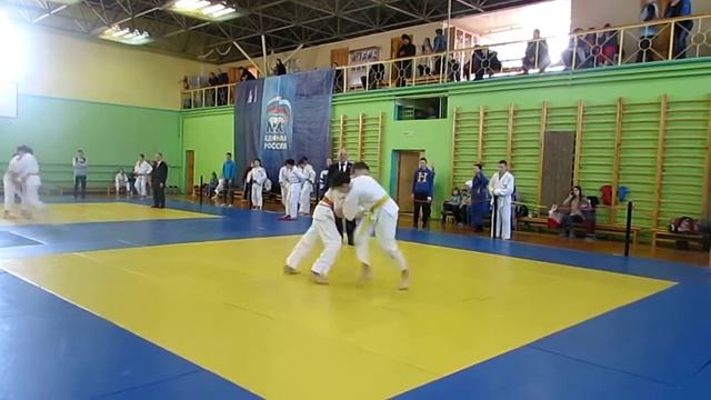 саша тузаев юрий санутков смотреть онлайн