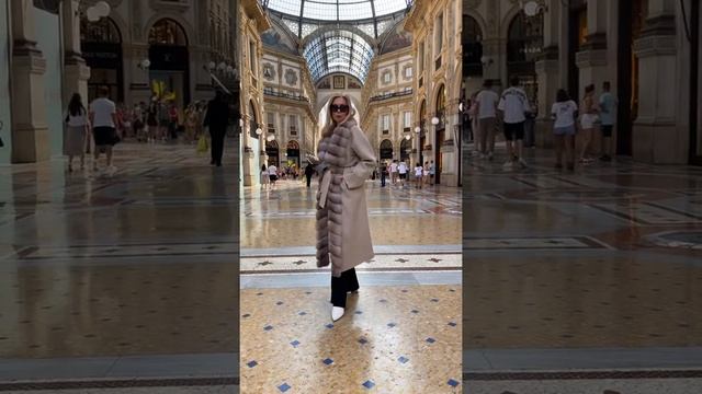 Пальто из кашемира с мехом соболя Италия:(+39)3341694865 смотреть онлайн