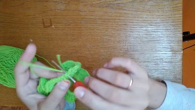 Кыргызча токууну үйрөнүү. 15 минутада чачка таккан резинка токуйбуз.