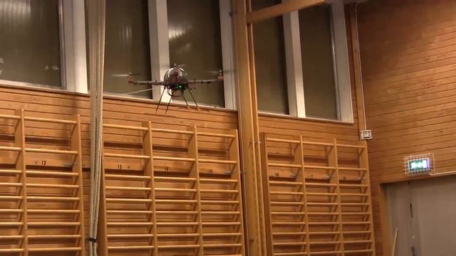Premiärflygning med quadcopter смотреть онлайн