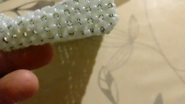 Маленькая сумочка из бисера смотреть онлайн