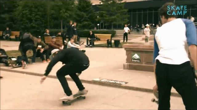 Участники скейт-лагеря SibSub Skate Camp 2014 у Отеля Vostok (11.07.2014 г.) смотреть онлайн