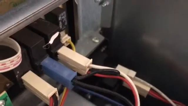 Bosch HBC84H500 microwave oven short-circuit on opening door. Fixed with a new micro-switch. смотреть онлайн