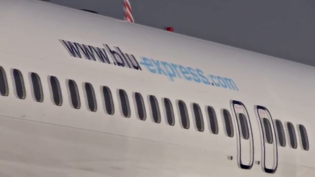 Boeing 737-800 Takeoff JETBLAST & CRAZY DRIVER! | Skiathos Airport Plane Spotting | 2nd St Maarten смотреть онлайн