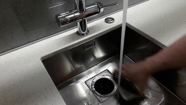 Insinkerator Evolution 150 - измельчение смотреть онлайн