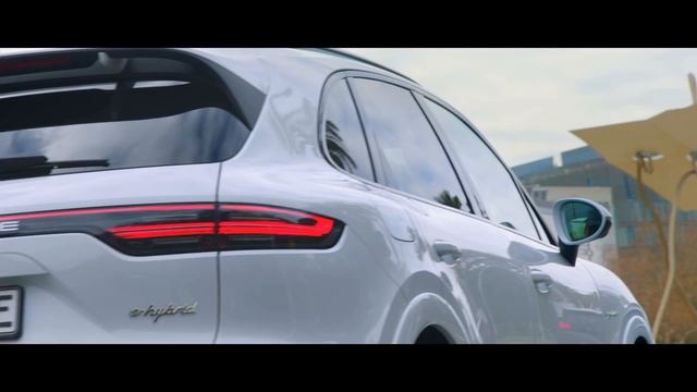 SUV : 2019 PORSCHE CAYENNE E-HYBRID l Launchfilm смотреть онлайн