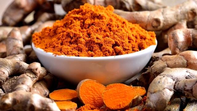 Медики назвали полезные свойства куркумы