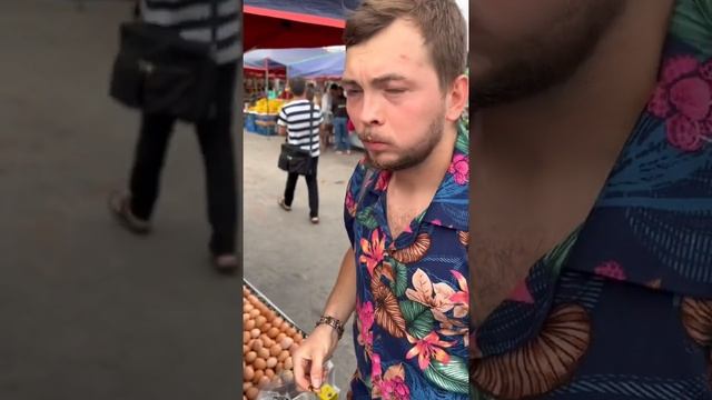 Съел жаренную саранчу или кузнечика или сверчка, так и не понял кто это короче смотреть онлайн