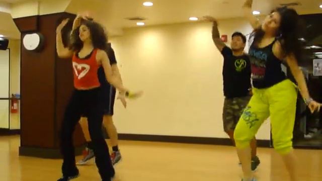 Roxy Fitness - DON'T STOP THE PARTY by PITBULL! смотреть онлайн