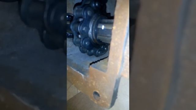 Редуктор переходной к мини трактору с фрезой 1200 мм. смотреть онлайн