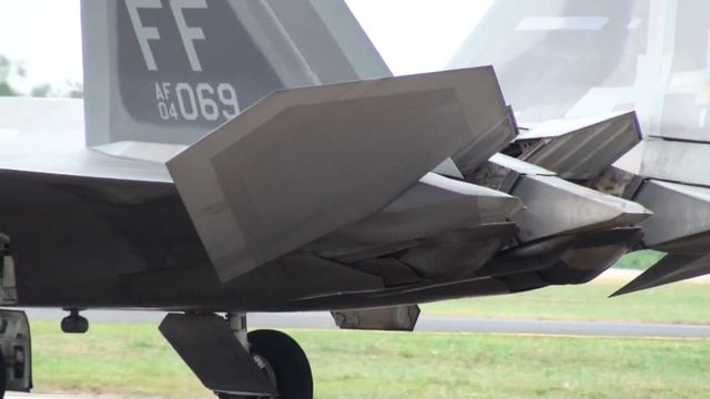 【HD】 F-22 thrust vectoring nozzles смотреть онлайн