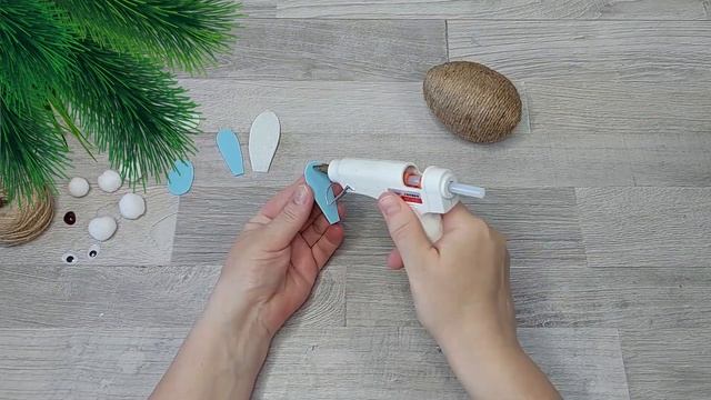 СИМВОЛ 2023.ЗАБАВНЫЙ КРОЛИК своими руками. Новогодние поделки своими руками. DIY Christmas crafts. смотреть онлайн