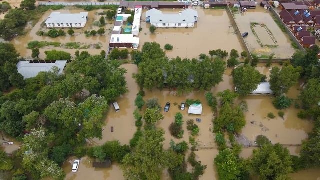 #Анапа ШОК! ЗАТОПЛЕННОЕ ДЖЕМЕТЕ С ВЫСОТЫ! СТАЛ ВИДЕН МАСШТАБ КАТАСТРОФЫ смотреть онлайн