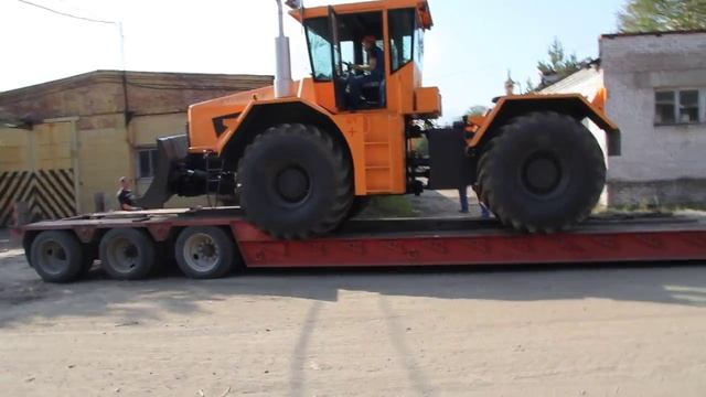 Погрузка на трал трактора К-704-4Р «СТАНИСЛАВ» смотреть онлайн