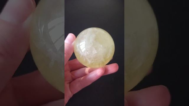 Флюорит, шар 51 мм смотреть онлайн