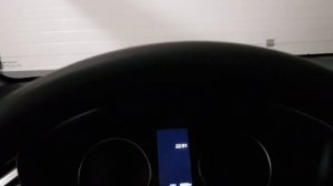 Toyota RAV4 New вас проводит светом фар.