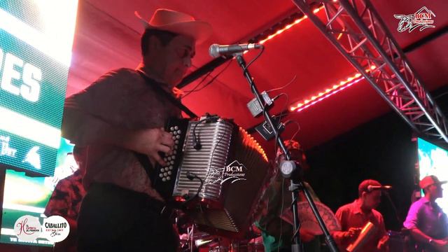 Alfredo Escudero Mi Amor No se Olvida en Fiesta de Orlando Navarro y Flia смотреть онлайн