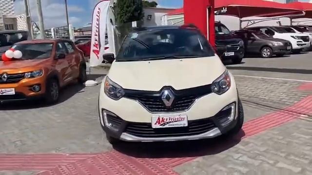 Renault Captur Intense AT 2.0 смотреть онлайн