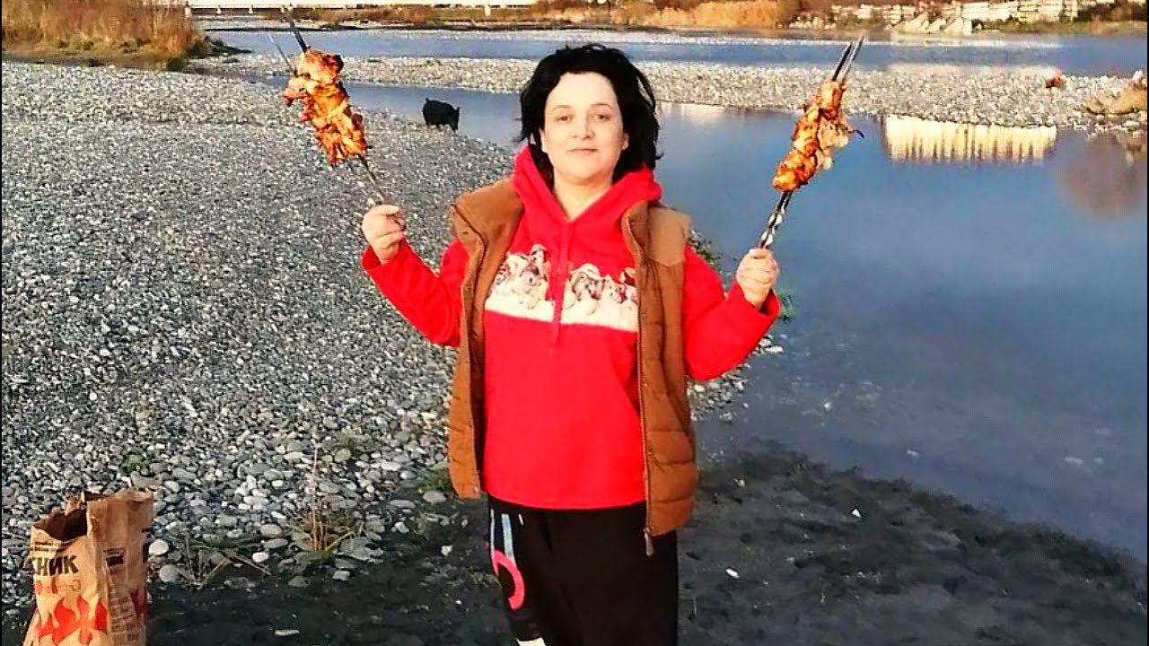 АДЛЕР ч.7/32 НЕОЖИДАННАЯ ВСТРЕЧА * ПО ГОРАМ ЗА МИМОЗОЙ И ДУШЕВНЫЙ ШАШЛЫК смотреть онлайн