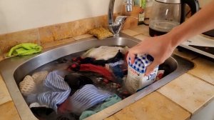 Как быстро стирать одежду СВОИМИ РУКАМИ ✔ Смотри и учись!