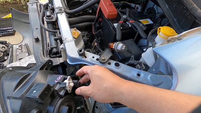 [素人DIY】SUBARU R2のヘッドライトが汚いので交換してみた！ смотреть онлайн
