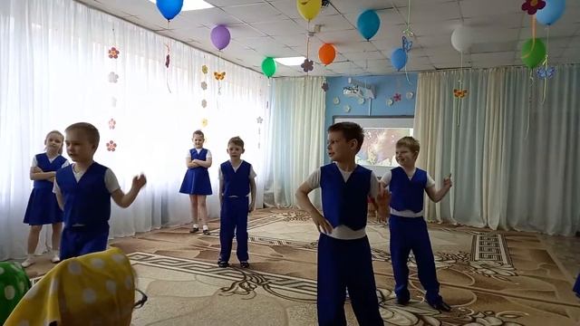 День танца в нашем саду. смотреть онлайн