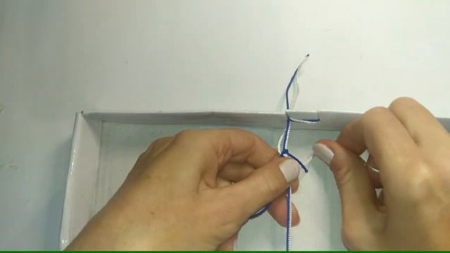 Как сделать браслет из ниток / браслет макраме фенечка/ двухцветный браслет дружбы смотреть онлайн