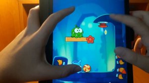 Играю в Cut the rope 2 (Ам ням). Пройденные уровни (87-94)