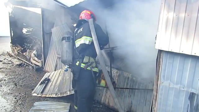 Спасатели ликвидировали загорание на рынке в Борисове смотреть онлайн