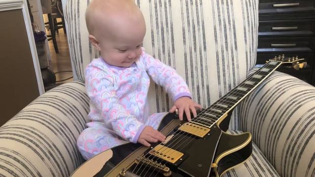 Baby playing with daddy’s guitar. 1973 Gibson Les Paul Iron Cross James Hetfield Metallica tribute смотреть онлайн