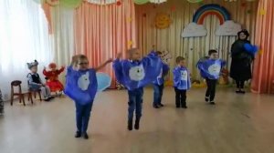 Танец "Виноватая тучка". Средняя группа.