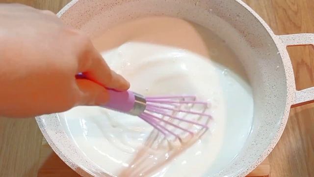 Азербайджанцы готовят с кефиром и зеленью вкусный напиток. delicious drink with kefir and herbs. смотреть онлайн