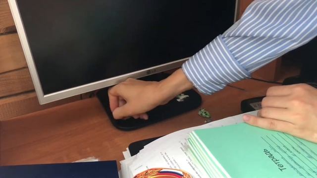 РАСХЛАМЛЕНИЕ РАБОЧЕГО СТОЛА | ГЛОБАЛЬНАЯ ЛЕТНЯЯ УБОРКА 2021 смотреть онлайн