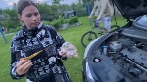 Проверяю масло в двигателе Hyundai ix35