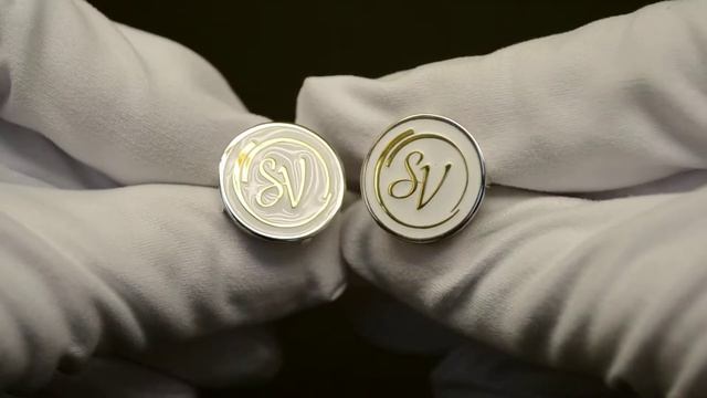 Золотые именные запонки из жёлто-белого золота с инициалами и эмалью смотреть онлайн