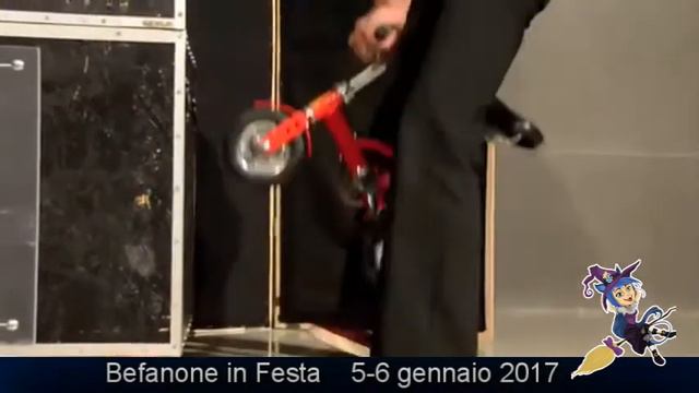 BEFANONE IN FESTA 2017 - volo della befana Castellana Grotte смотреть онлайн