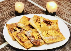 Вкуснейшие слойки с яблоками и медом.