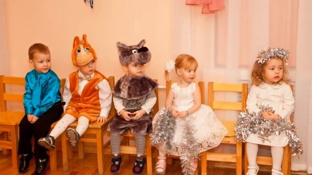 Новый год в детском саду у малышей