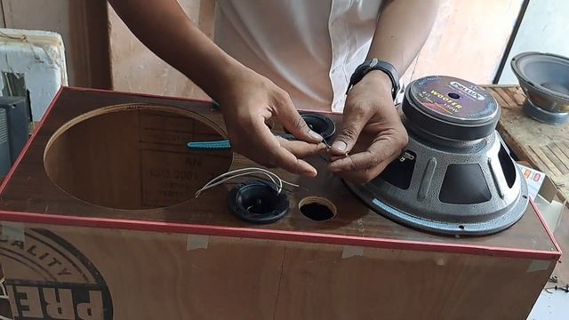 10 inch speaker box ko assemble karna sikhen #allinonevlogs3181 смотреть онлайн